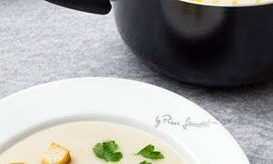 Francouzská polévka z černého kořene